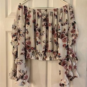 2/$20- Streetwear Society Gorgeous Floral Ruffled & Gathered Crop Top - S